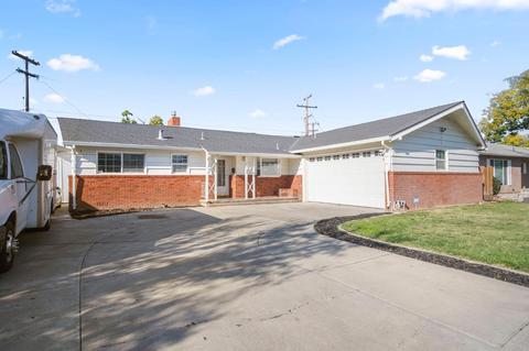 2011 Joaquin St, Modesto, CA 95350 photo 2