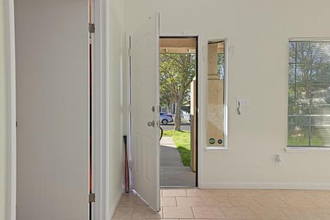 1209 Cribari Dr, Modesto, CA 95358 photo 4