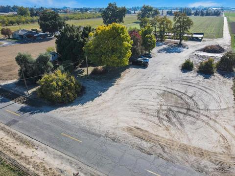 906 E Greenway Ave, Turlock, CA 95380 photo 1