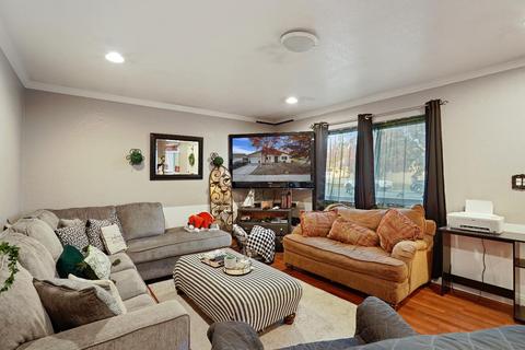 1102 1st St, Galt, CA 95632 photo 5