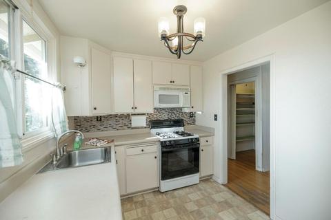 1606 Waverly Dr, Modesto, CA 95358 photo 9