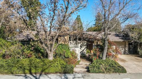 423 Iris Pl, Davis, CA 95616 photo 2