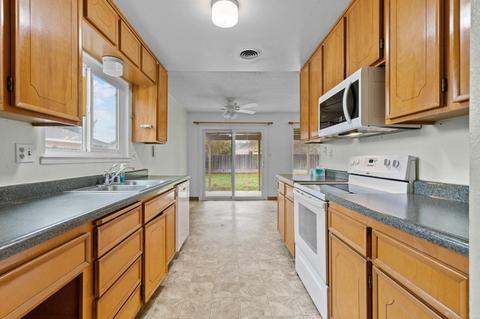 2508 Andre Ln, Turlock, CA 95382 photo 12