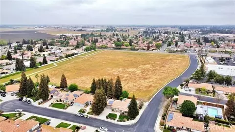 2405 Frederick Ct, Madera, CA 93637 photo 4