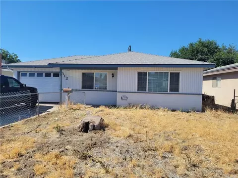 312 E D St, Lemoore, CA 93245 photo 1