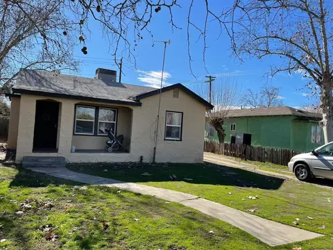 904 E Lincoln Ave, Madera, CA 93638 photo 1