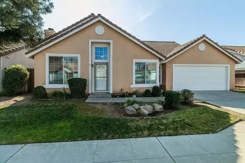 250 W Cromwell Ave, Clovis, CA 93611 photo 1