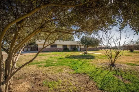 9118 N Fowler Ave, Clovis, CA 93619 photo 1
