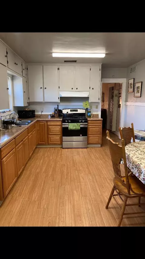 610 P St, Sanger, CA 93657 photo 3