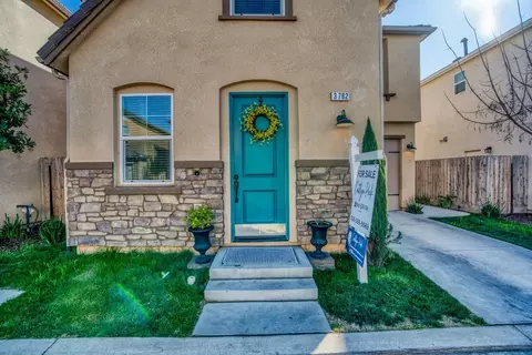 3762 Friendship Ln, Clovis, CA 93619 photo 1