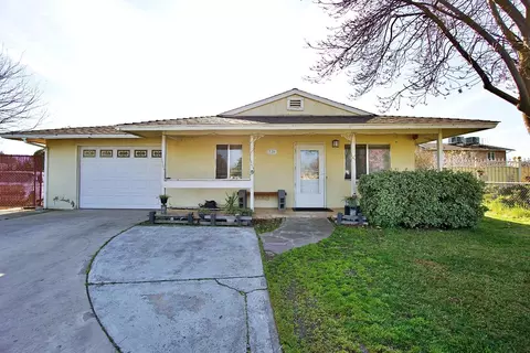 320 Washington Ct, Madera, CA 93638 photo 1