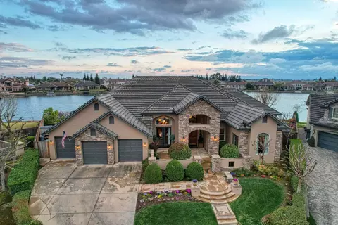 4673 N Fallingwater Ln, Clovis, CA 93619 photo 1