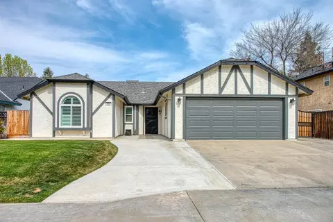 945 Palo Alto Ave, Clovis, CA 93612 photo 1