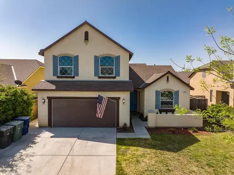 653 Visconti St, Lemoore, CA 93245 photo 1