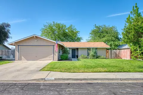 1518 Ashcroft Ave, Clovis, CA 93611 photo 1