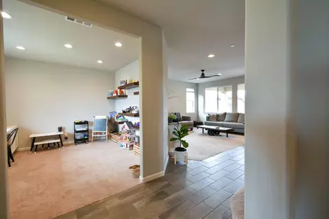5865 E Beck Ave, Fresno, CA 93727 photo 8