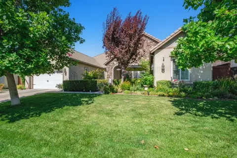 4073 N Newport Bay, Clovis, CA 93619 photo 1