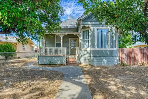 409 N C St, Madera, CA 93638 photo 1