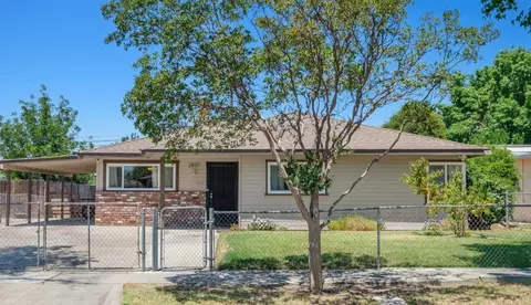 2837 E Brown Ave, Fresno, CA 93703 photo 1