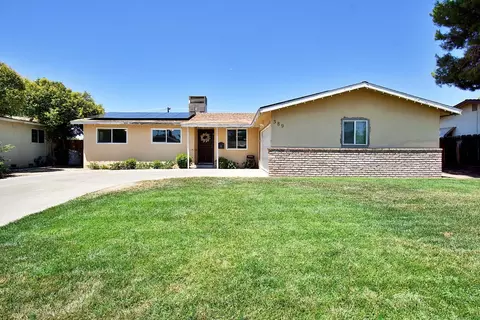 389 S 2nd St, Kerman, CA 93630 photo 1