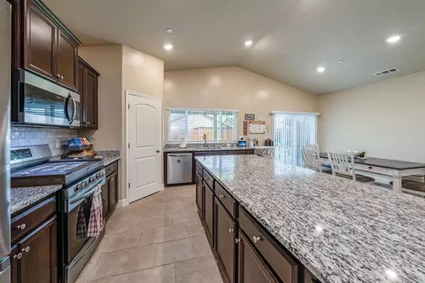 770 Strada St, Lemoore, CA 93245 photo 12