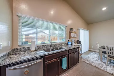 770 Strada St, Lemoore, CA 93245 photo 14