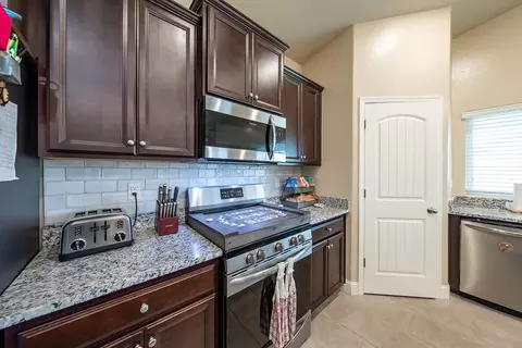 770 Strada St, Lemoore, CA 93245 photo 13