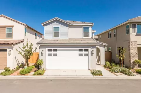 1945 Chennault Ln, Clovis, CA 93611 photo 1