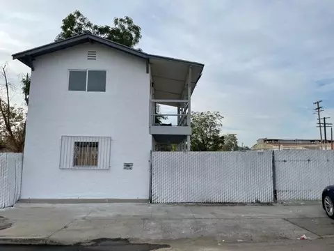 2004 E Clay Ave, Fresno, CA 93701 photo 1