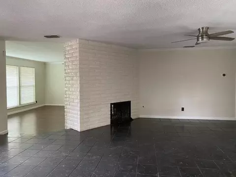 412 Shannon Ave, Madera, CA 93637 photo 2