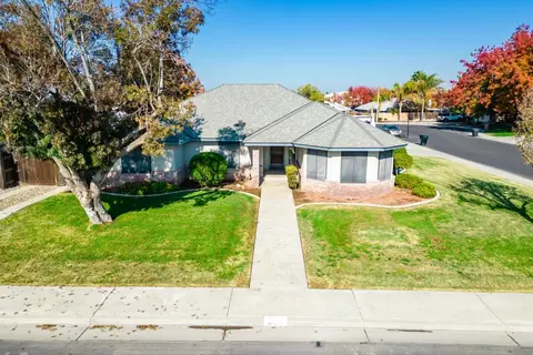 646 E Ash Ave, Hanford, CA 93230 photo 1