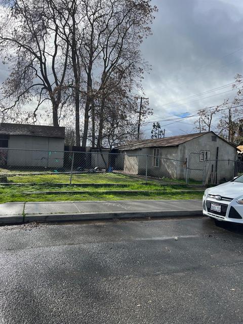 1626 Larkin, Modesto, CA 95354 photo 3