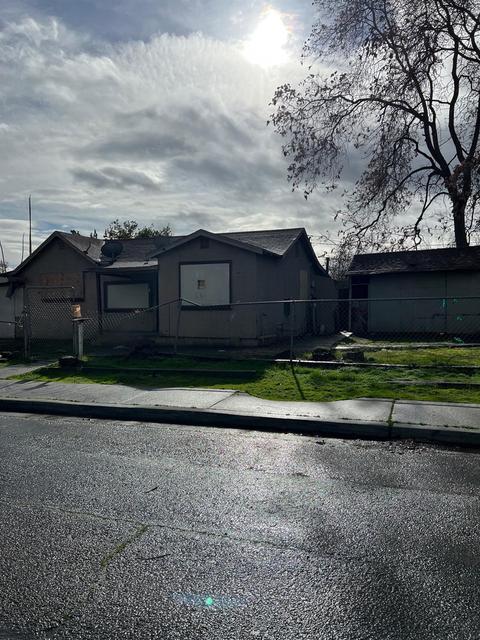 1626 Larkin, Modesto, CA 95354 photo 1