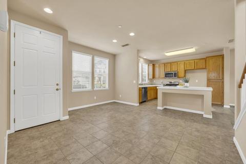 917 Courtyards Loop, Lincoln, CA 95648 photo 4