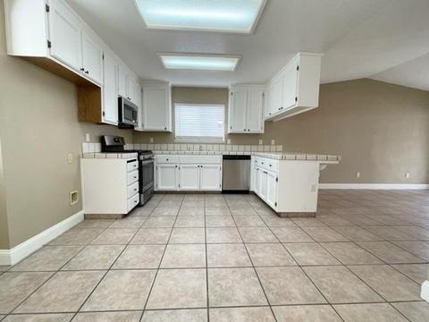 1405 Amanda Dr, Ceres, CA 95307 photo 5