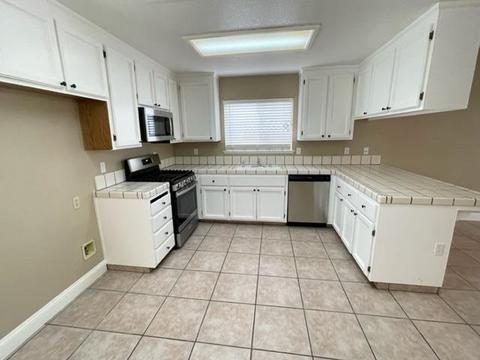 1405 Amanda Dr, Ceres, CA 95307 photo 4