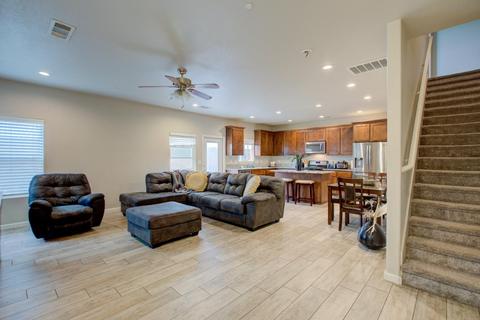 587 Granada Ct, Merced, CA 95341 photo 3