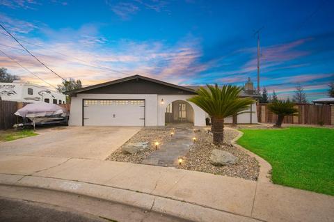 7525 Pine St, Hughson, CA 95326 photo 1