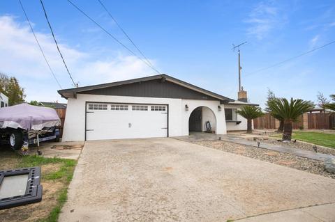 7525 Pine St, Hughson, CA 95326 photo 3