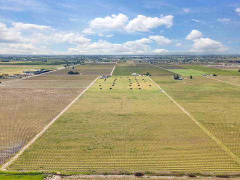 5677 E Peltier Rd, Acampo, CA 95220 photo 17