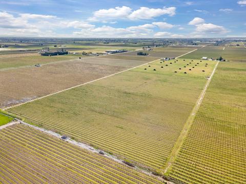 5677 E Peltier Rd, Acampo, CA 95220 photo 15