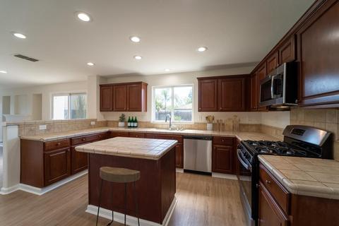 1760 Aster Ct, Olivehurst, CA 95961 photo 4