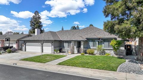2665 E Hawkeye Ave, Turlock, CA 95380 photo 2