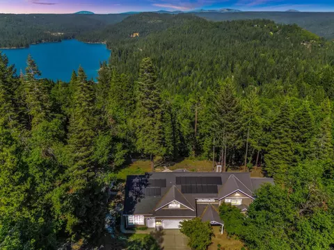 15200 Banner Quaker Hill Rd, Nevada City, CA 95959