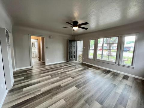 1236 Melrose Ave, Modesto, CA 95350 photo 2