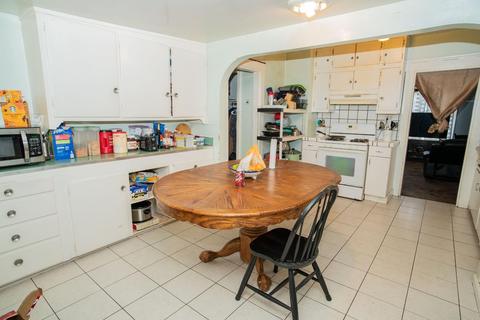 136 W 25th St, Merced, CA 95340 photo 5