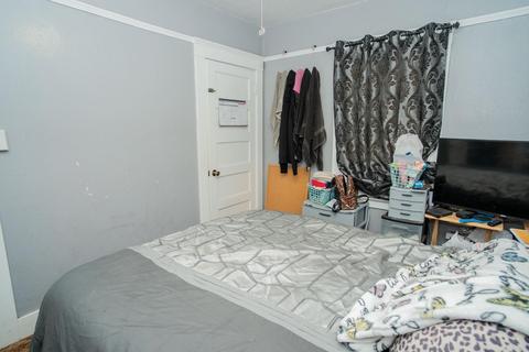 136 W 25th St, Merced, CA 95340 photo 7