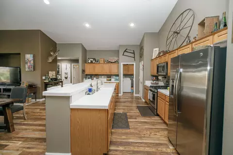 535 Red Robin Dr, Patterson, CA 95363 photo 13