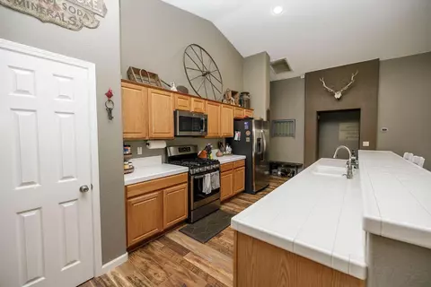 535 Red Robin Dr, Patterson, CA 95363 photo 15