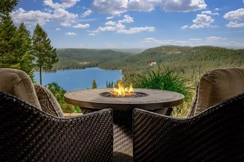 15248 Banner Quaker Hill Rd, Nevada City, CA 95959